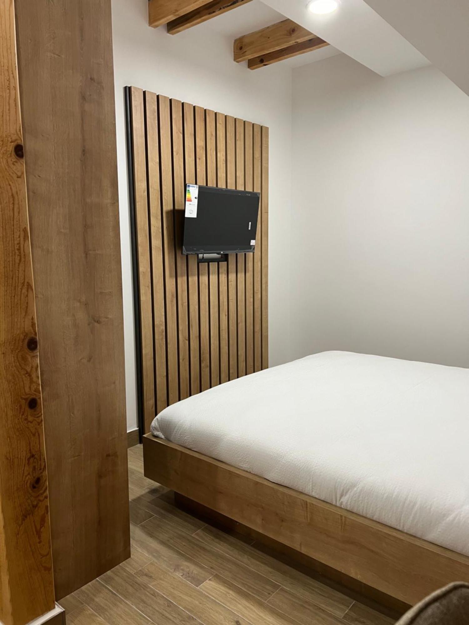 兹拉蒂博尔Zlatni Odmor公寓式酒店 外观 照片